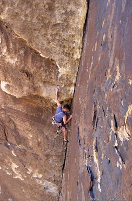 Dark Shadows, pitch 3 (5.7+), the amazing corner.